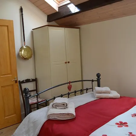 Ashes Farm - Ingleborough Barn Cottage, With 3 Peaks Views, Near