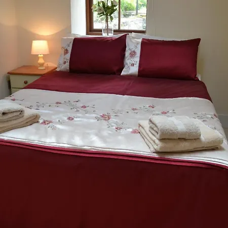 Ashes Farm - Ingleborough Barn Cottage, With 3 Peaks Views, Near *